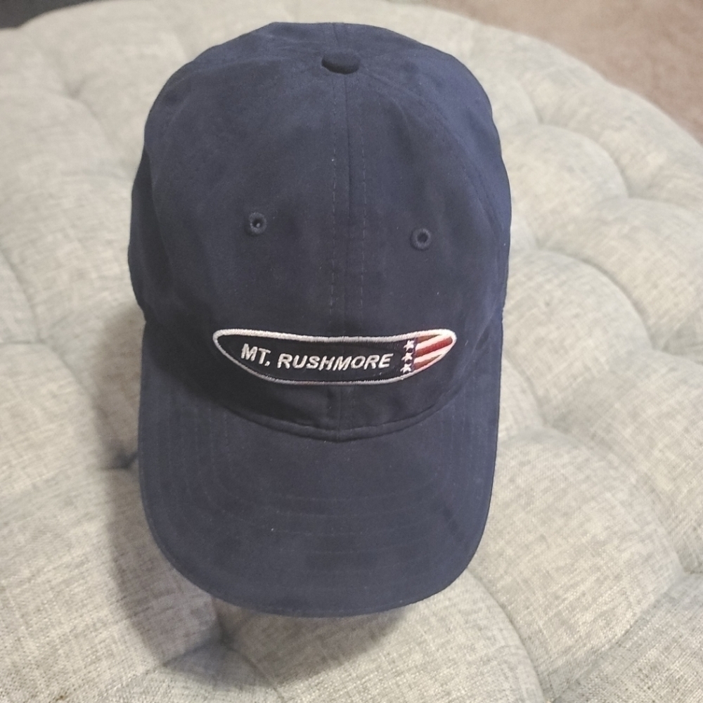 Mt. Rushmore cap size Large/Extra Large